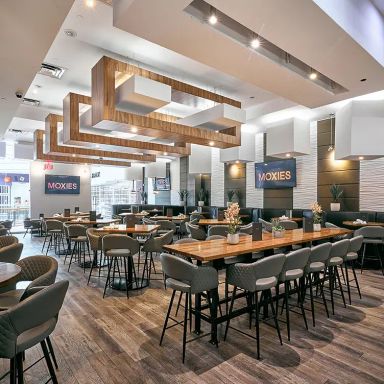 Moxies - Fairview Mall