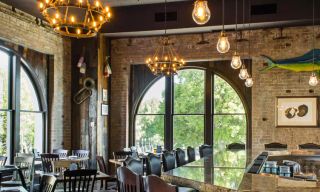 Landry's Seafood House - New Orleans French Quarter