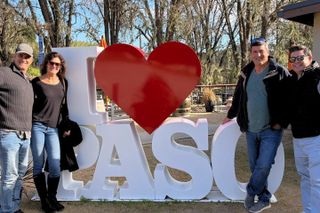 Paso Robles 3-Winery Tour with Picnic Lunch and Tastings