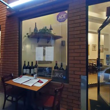 Luisa's Restaurant Wine bar since 1959