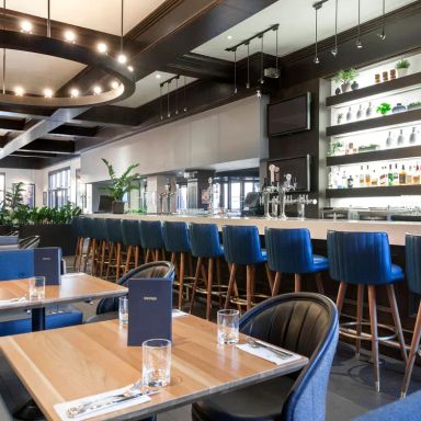 Earls Kitchen + Bar - Port Coquitlam