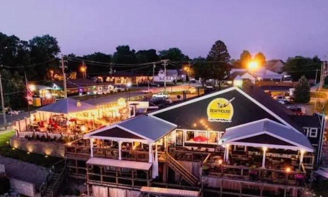 Boathouse Kitchen & Swan Dive