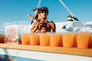 Waikiki: Sunset Cruise from Beach & Cocktail Open Bar | Oahu