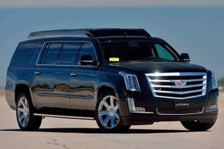 Private Transfer: Las Vegas to LAS Airport by Luxury SUV or Limo