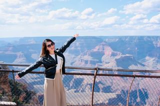 Grand Canyon and Lower Antelope Canyon 4-Day Tour from LA