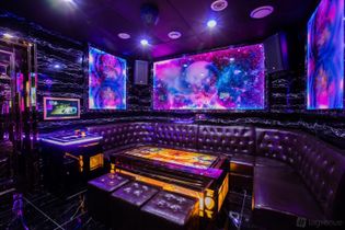 Room 8 (Medium Room） at ET KTV