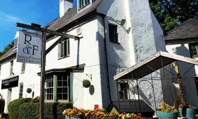 The Rock and Fountain Inn