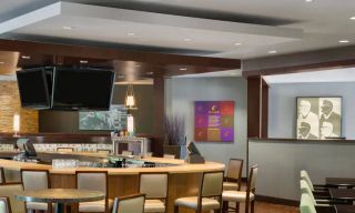 Harold's Kitchen & Bar - Sheraton Vancouver Airport