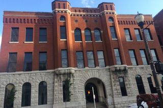 Walking Ghost Tour in Louisville