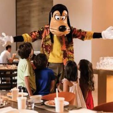 Good Morning Breakfast with Goofy and His Pals