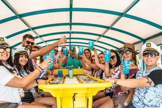 Sandbar Splash and Yacht Tour in Fort Lauderdale