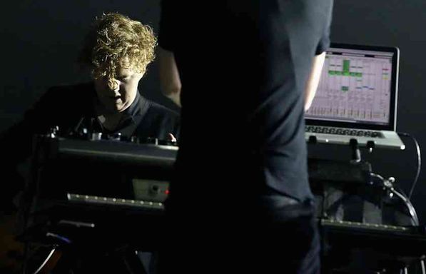 Darkside - Kidnap the Sandy Claws