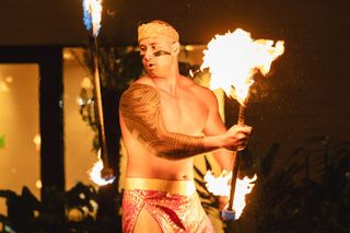 Queens Waikiki Luau with Dinner Buffet and Cultural Activities
