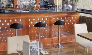 Essenza Bar & Restaurant