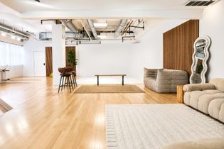 Downtown 1800 sqft Open Space at Shvrk Studio Queen W