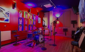 God Save The Queen at Lynx Music