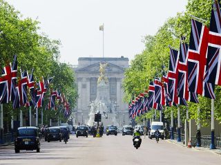 London: Buckingham Palace & Big Ben (& Westminster Abbey entry) 