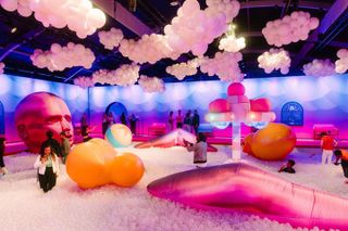 Bubble Planet Montreal: Immersive Digital Interactive Experience