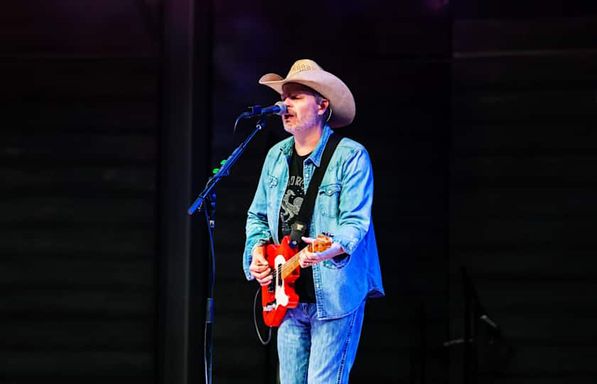 Jason Boland & The Stragglers