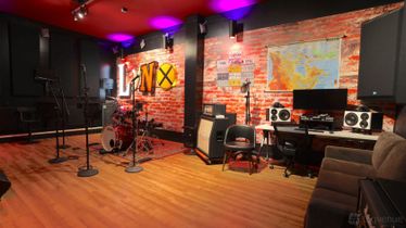 The Tavern at Lynx Music