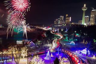 Niagara Falls USA: Boat Ride, Cave, Light Show and Fireworks