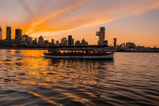 Montreal: Guided Electric Boat Cruise in Small Group