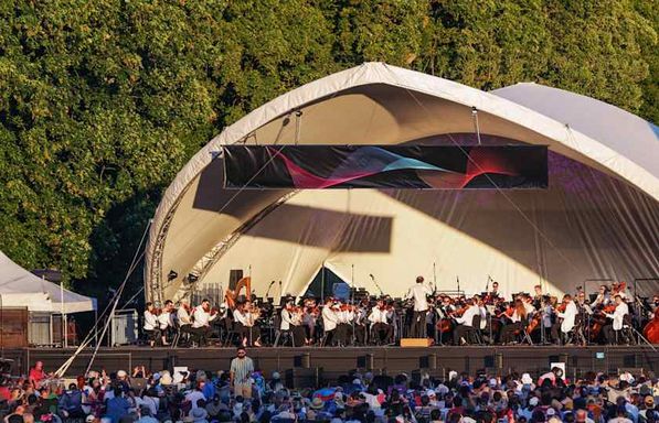 Vancouver Symphony Orchestra - Geneva Lewis Plays Mozart