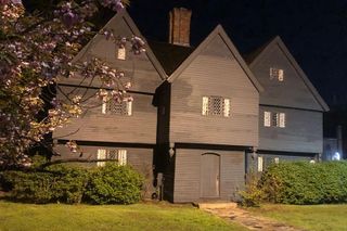 Haunted Footsteps Best Ghost & Paranormal Salem Tour