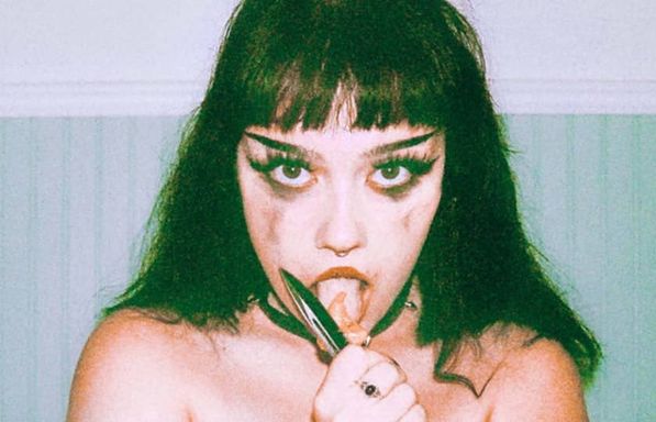 SCARLET DEMORE / FLOATS / DEMO DIVISION / MIZZY