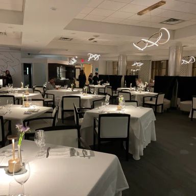 Liv Restaurant - White Oaks Resort & Spa