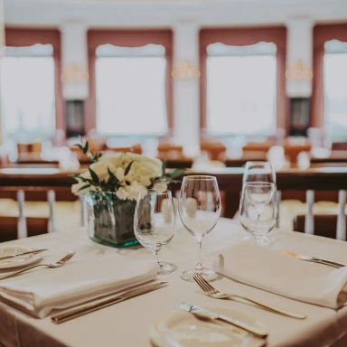 Tiara Restaurant - Queen's Landing Hotel