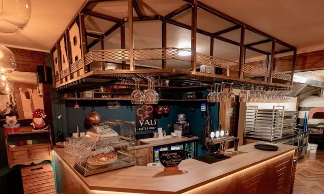 Val's - Restaurant Pizzeria