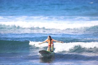 Kona Surf Lesson in Kahaluu