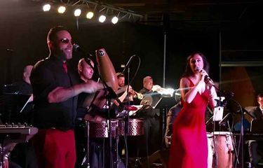 Giovanni Rodriguez & 12 Manos