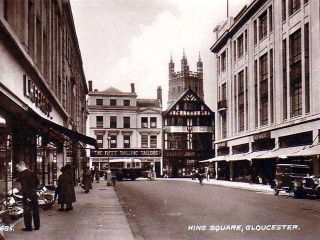 Guided walking tour : Ghosts & Giggles Of Gloucester 