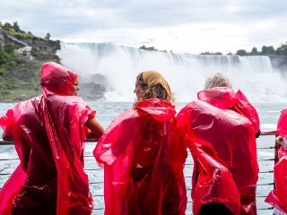 Niagara Falls Tour With Journey Behind the Falls & Boat Cruise