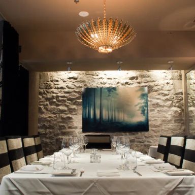 Restaurant e18hteen