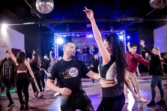 Bachata Classes and Fiesta at Se Picó