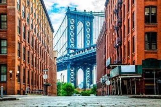 NYC Bus Tour of Brooklyn, Bronx, Queens: Art, Food & Sports