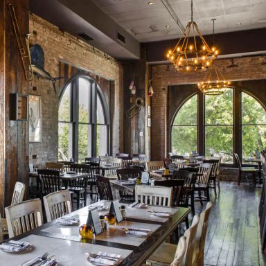 Landry's Seafood House - New Orleans French Quarter
