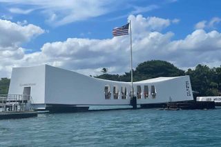 Deluxe Arizona Memorial and USS Missouri Battleship Tour