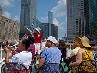 Chicago Architecture Center River Cruise aboard Chicago's First Lady