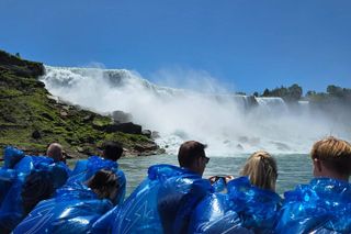 Niagara USA Guided Tour and Maid of the Mist Cruise