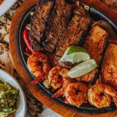 Los Jefes Grill