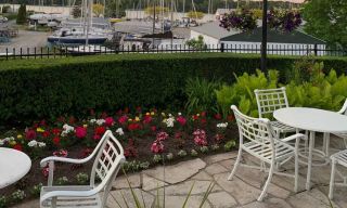 Tiara Restaurant - Queen's Landing Hotel