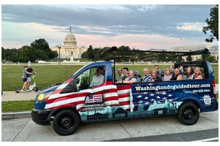 DC's Monuments History Open-Air Day &Night Guided Tour with Stops