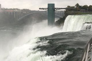 Shared Airport Transfer: Buffalo Niagara International Airport to Niagara Falls NY