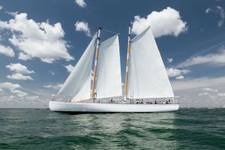 Newport Sightseeing Day Sailing Experience on Schooner Adirondack