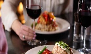 The Keg Steakhouse + Bar - Fallsview - Embassy Suites Hotel