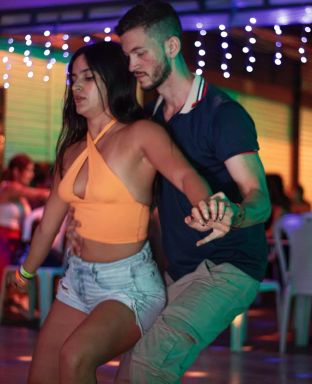 Sábados de Salsa para el Bailador at El Rincón de Heberth